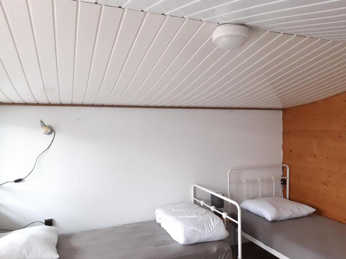 Monteurzimmer Ausma - *