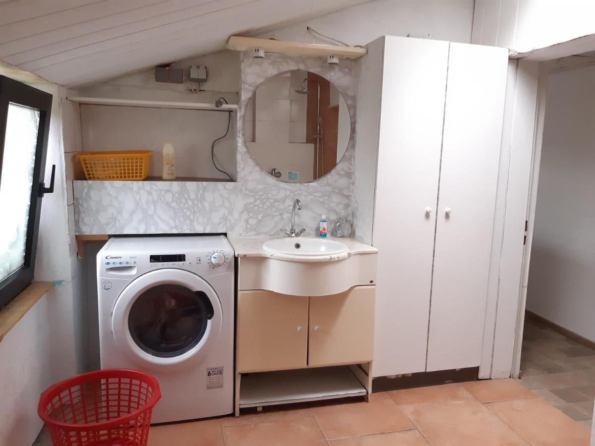 Monteurzimmer Ausma - *