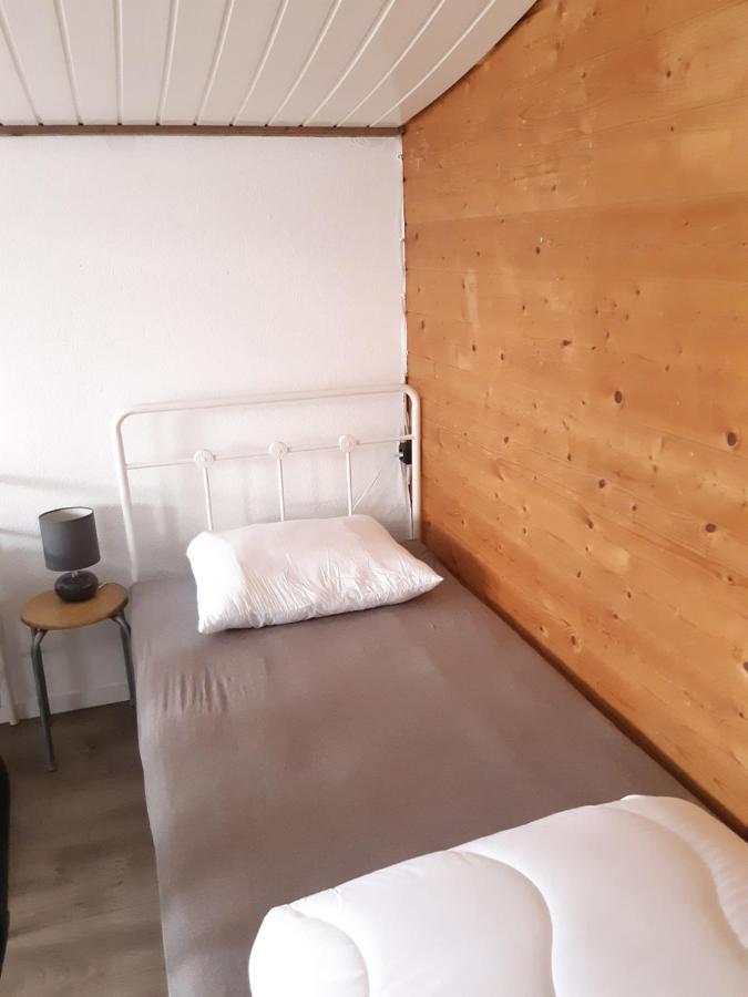 Monteurzimmer Ausma - *